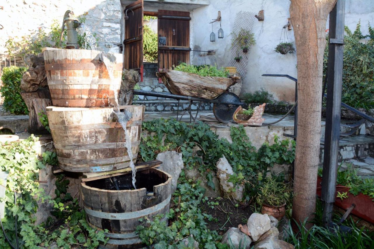 Giorgos' & Noula'S Cottage In Desfina Village- Near Delphi Exterior foto